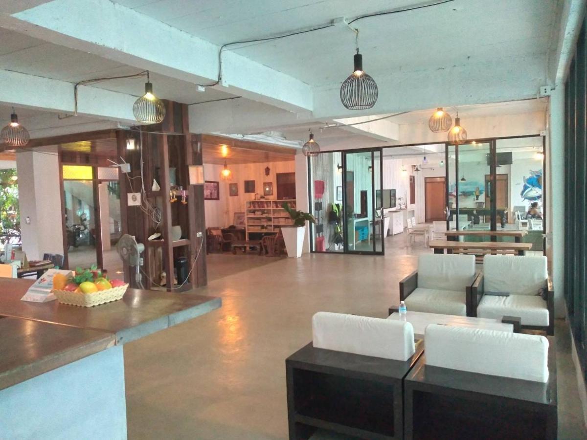 Baan Ampai Beach Hotel Hua Thanon  Exteriör bild